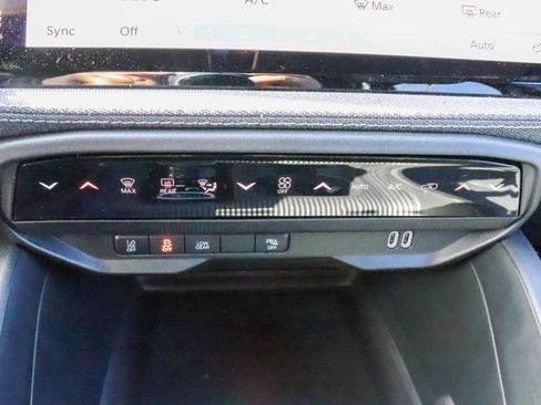 New 2026 Jeep Cherokee Laredo image 23