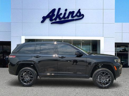 Certified 2025 Jeep Grand Cherokee Summit AWD/4WD image 1