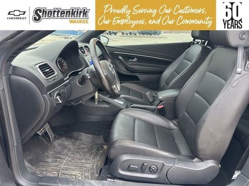 Used 2013 Volkswagen Eos w/ Sport Package image 25