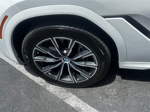 Used 2026 BMW X6 xDrive40i w/ Climate Comfort Package AWD/4WD image 14
