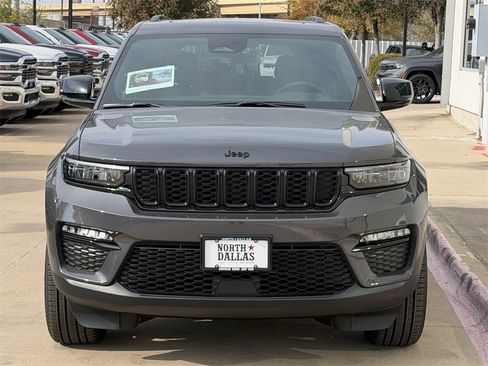 New 2025 Jeep Grand Cherokee Limited image 3
