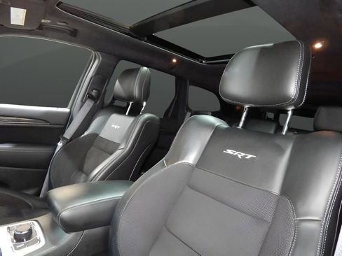 Used 2021 Jeep Grand Cherokee SRT image 15