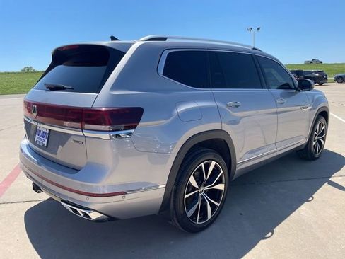 Used 2024 Volkswagen Atlas SEL Premium R-Line AWD/4WD image 5