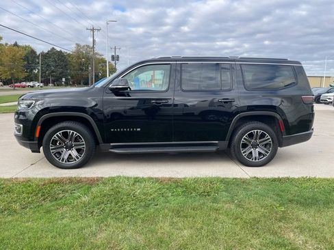 Used 2022 Jeep Wagoneer Series III w/ Flexible Seating Group image 11