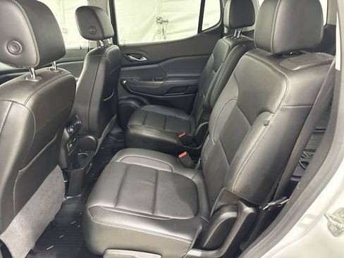 Used 2020 GMC Acadia SLT w/ LPO, Floor Liner Package FWD image 25