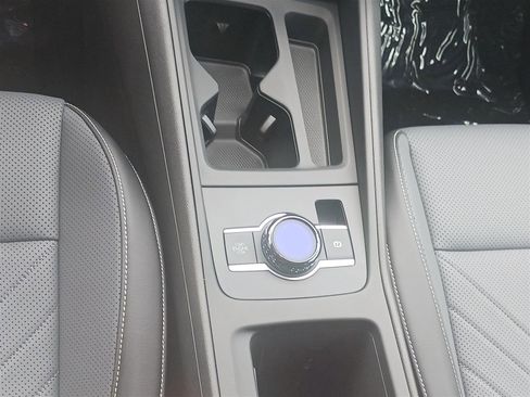 New 2025 Volkswagen Tiguan SE R-Line image 25