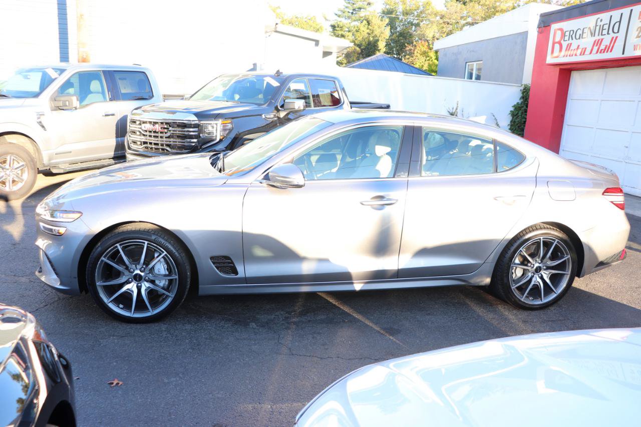 Used 2024 Genesis G70 2.5T AWD/4WD image 2
