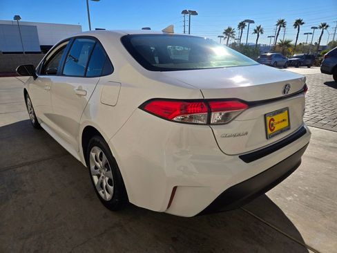 Used 2024 Toyota Corolla LE image 3