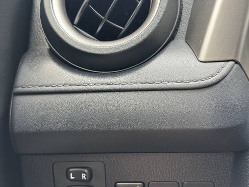 Used 2016 Toyota RAV4 LE FWD image 28