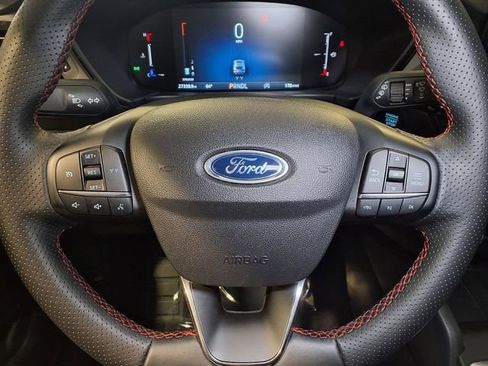 Certified 2025 Ford Escape ST-Line image 9