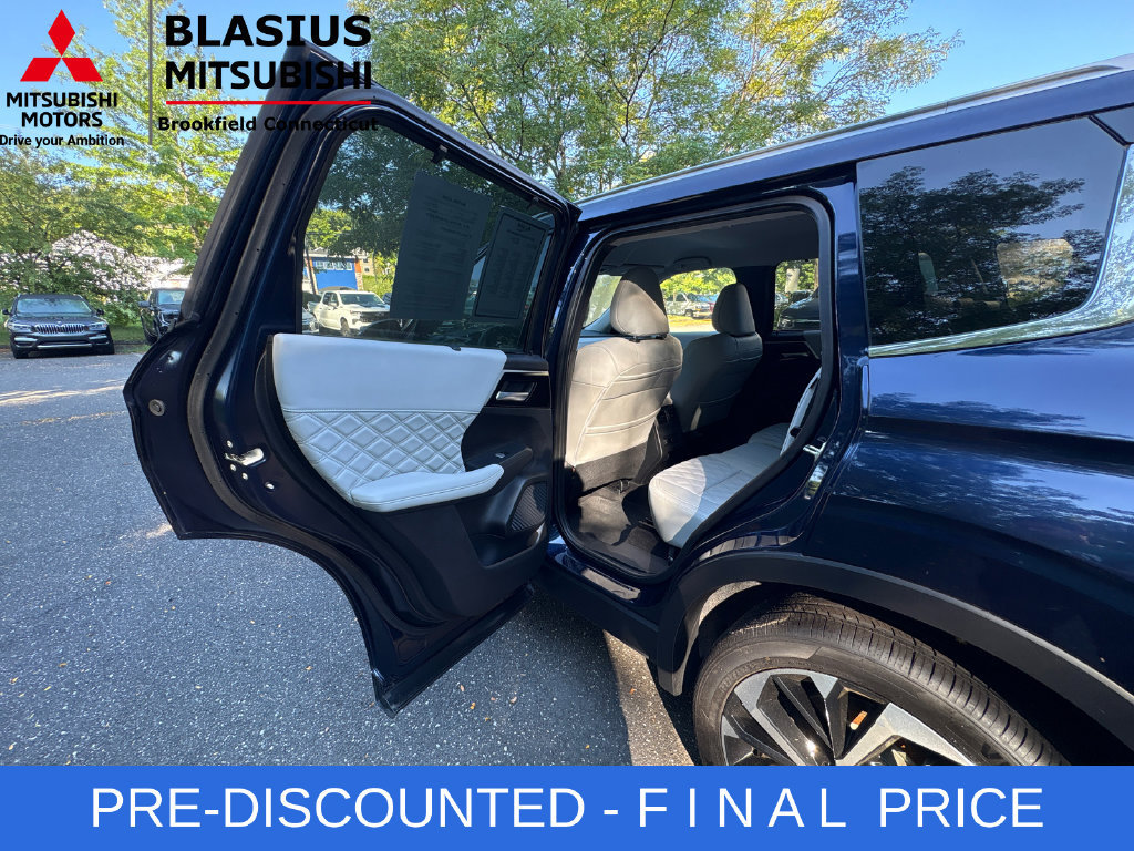 Used 2024 Mitsubishi Outlander SEL AWD/4WD image 25