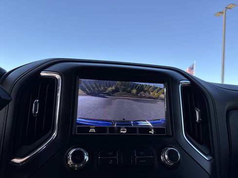 Used 2022 GMC Sierra 1500 AT4 w/ AT4 Preferred Package image 24