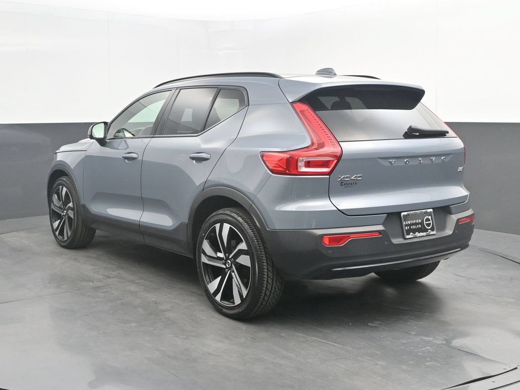 Certified 2023 Volvo XC40 B5 Plus w/ Climate Package AWD/4WD image 3