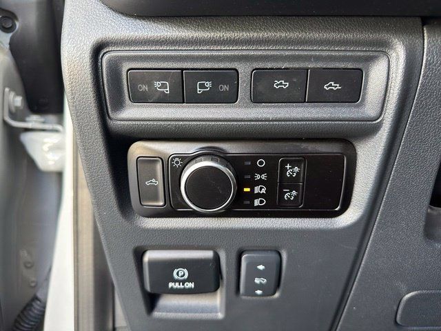 Used 2023 Ford F150 Lightning Platinum AWD/4WD image 29