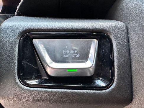 Certified 2025 GMC Yukon AT4 w/ AT4 Premium Package AWD/4WD image 35
