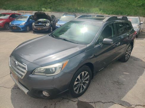 Used 2016 Subaru Outback 2.5i Limited AWD/4WD image 2