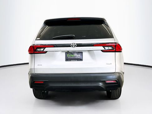 Used 2025 Toyota Grand Highlander XLE image 7