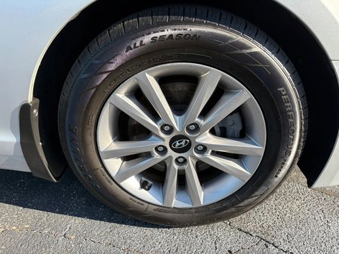 Used 2015 Hyundai Sonata SE image 24