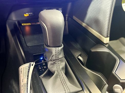 New 2026 Toyota Camry Hybrid FWD image 17