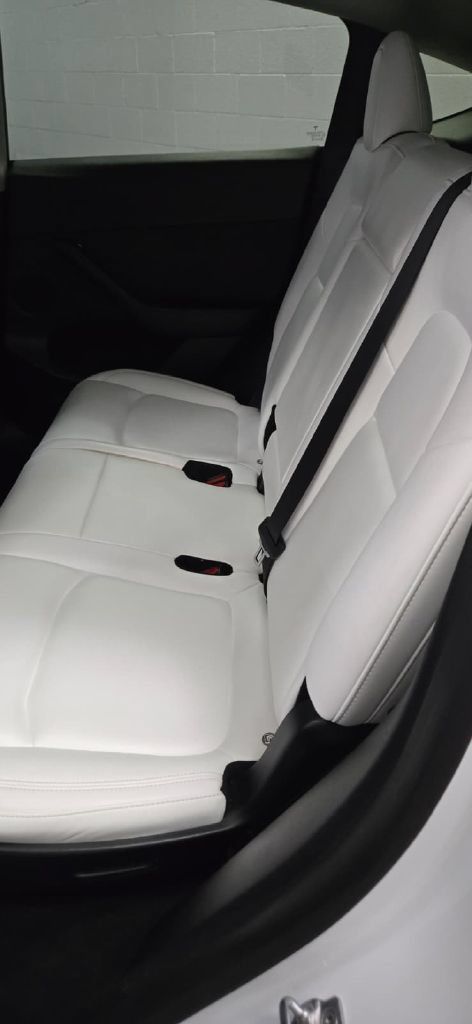 Used 2024 Tesla Model Y Long Range AWD/4WD image 9