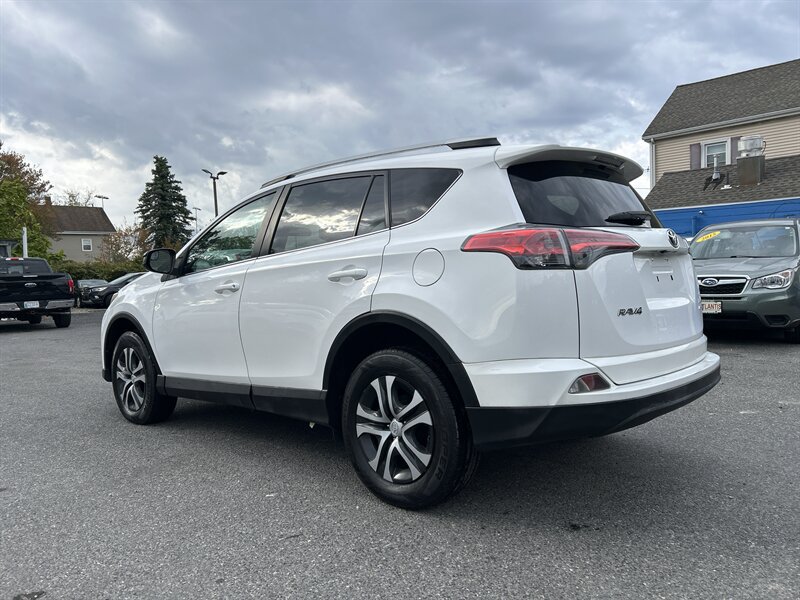 Used 2016 Toyota RAV4 LE AWD/4WD image 6