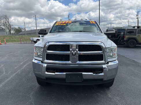 Used 2018 RAM 2500 Tradesman w/ Chrome Appearance Group image 8