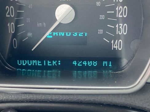 Used 2004 Chevrolet SSR w/ Preferred Equipment Group RWD image 18