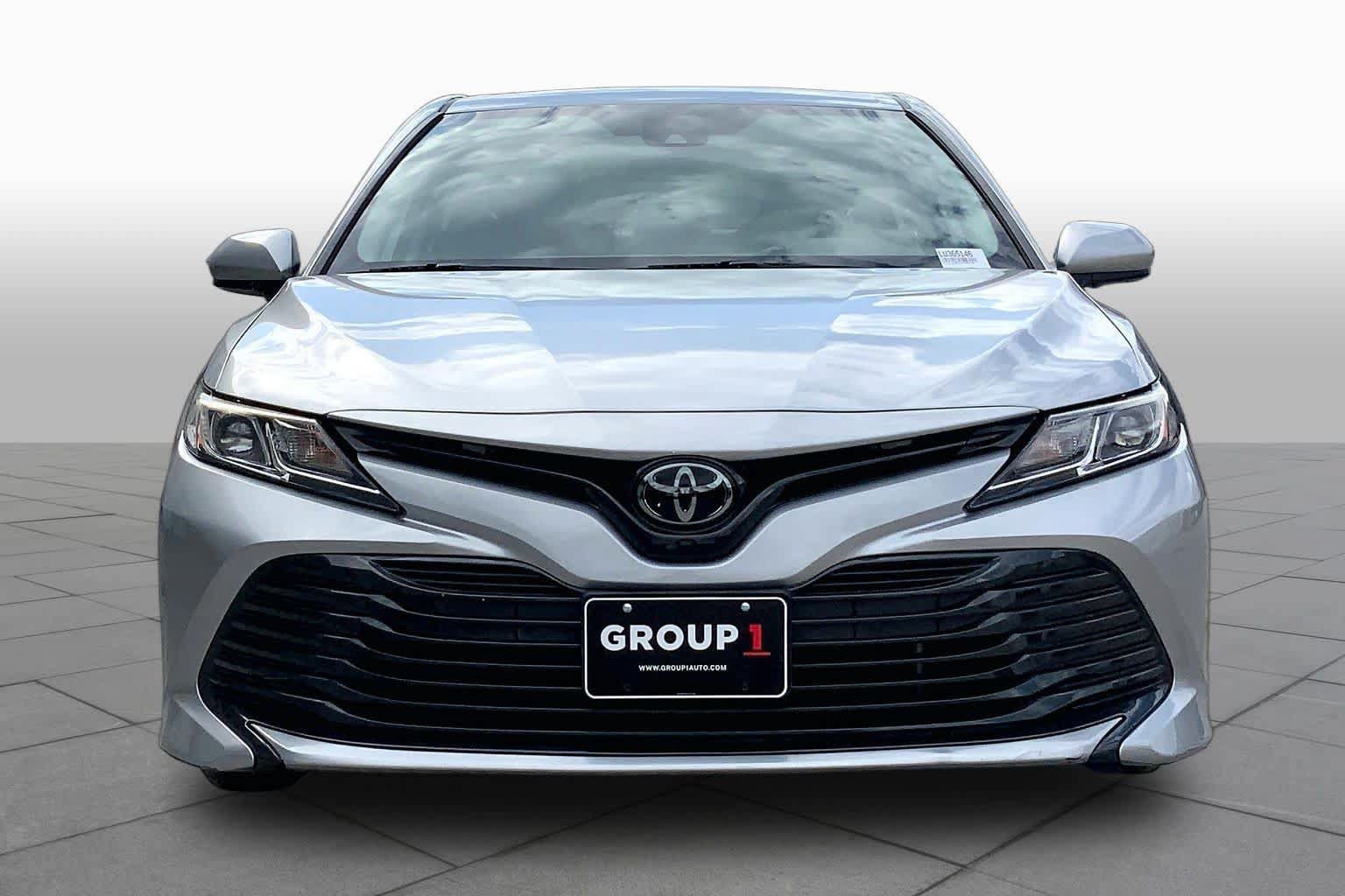 Used 2020 Toyota Camry LE FWD image 4