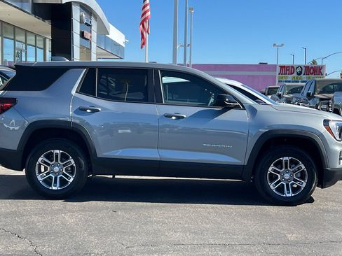 New 2026 GMC Terrain Elevation FWD image 3