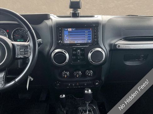 Used 2015 Jeep Wrangler Unlimited Sahara w/ Dual Top Group AWD/4WD image 6