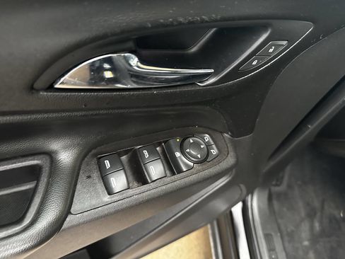 Used 2021 Chevrolet Equinox LT image 13