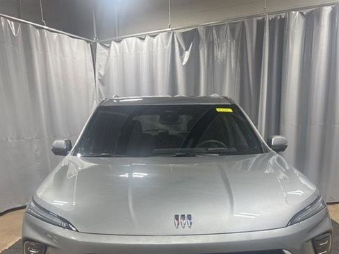 New 2025 Buick Enclave Preferred w/ Power Package image 2