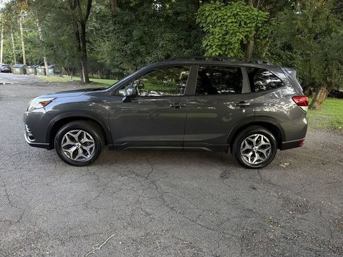 Certified 2023 Subaru Forester Premium AWD/4WD image 5