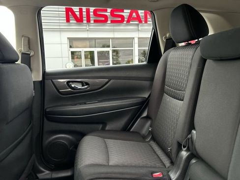 Used 2019 Nissan Rogue SV w/ Premium Package AWD/4WD image 21