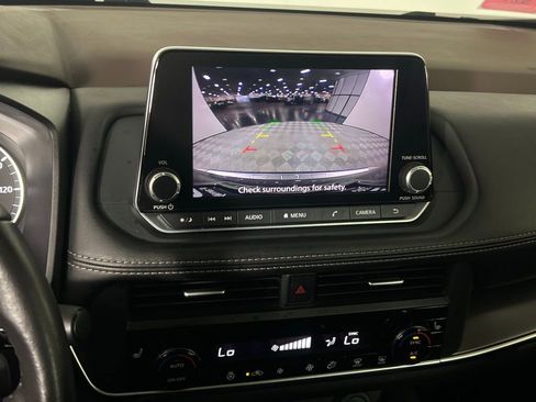 Used 2023 Nissan Rogue SV w/ SV Premium B Package image 16