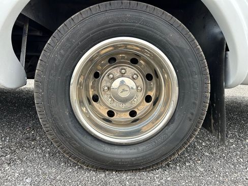 Used 2000 Ford E-350 and Econoline 350 Super Duty RWD image 13