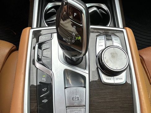 Used 2016 BMW 740i RWD image 23