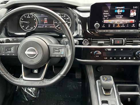 Used 2024 Nissan Pathfinder SV AWD/4WD image 14
