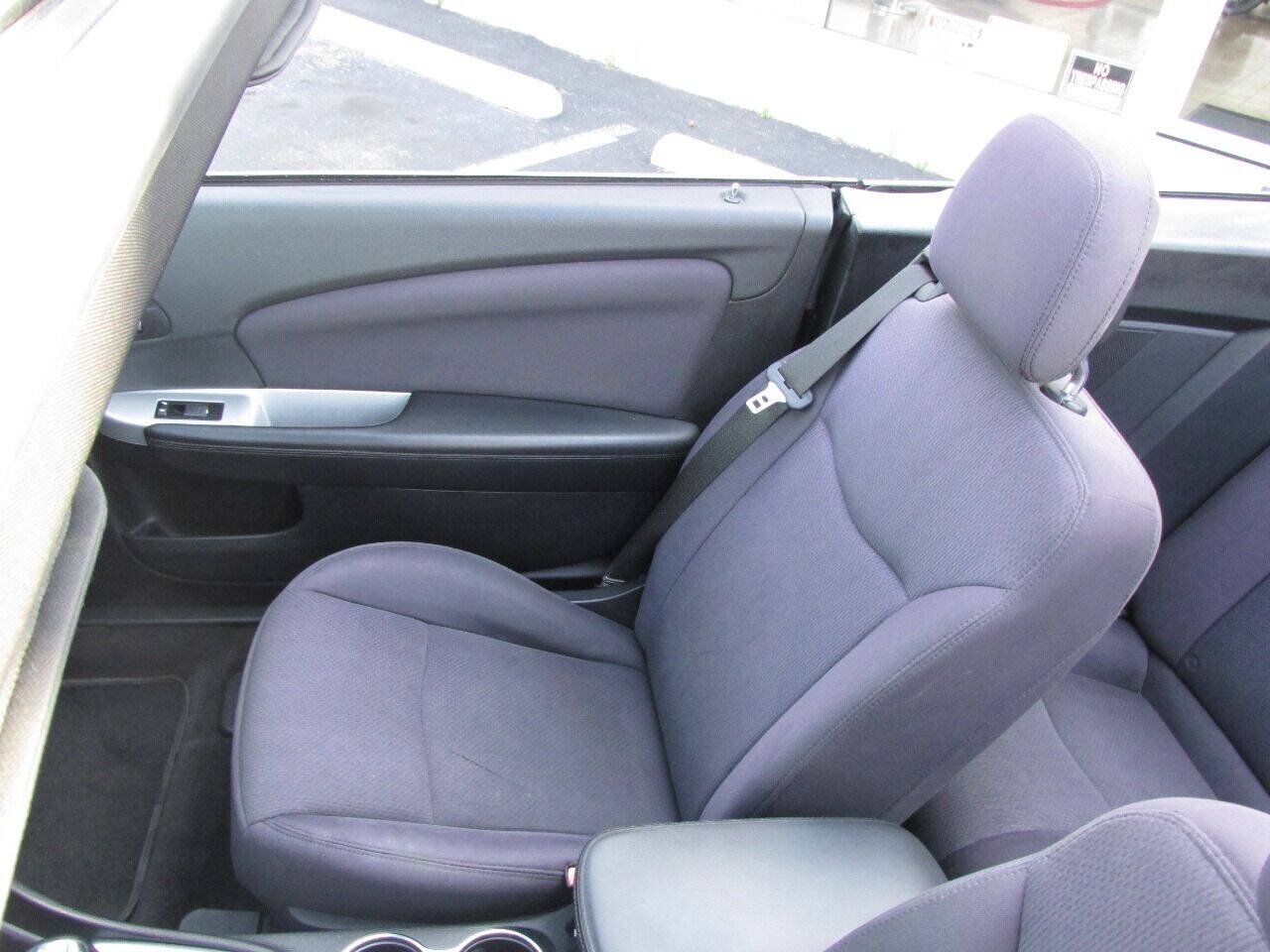Used 2013 Chrysler 200 Touring FWD image 8