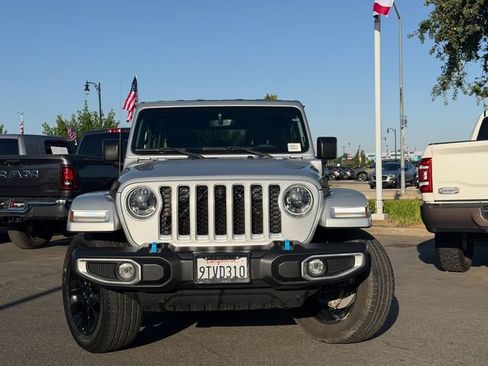 Used 2023 Jeep Wrangler Unlimited Sahara w/ Dual Top Group AWD/4WD image 3