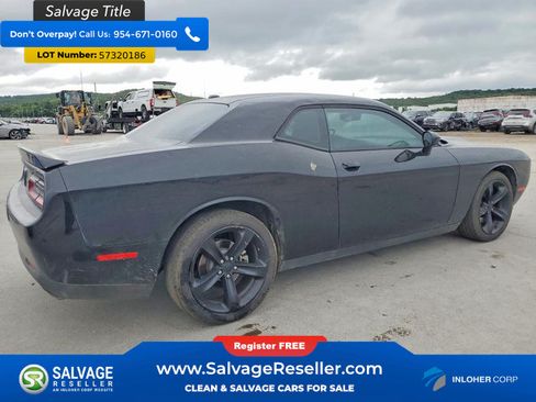 Used 2018 Dodge Challenger R/T RWD image 4