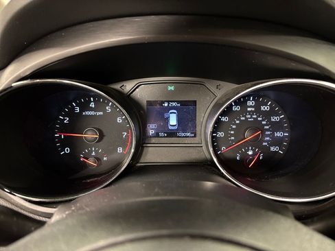 Used 2021 Kia Sedona LX image 35