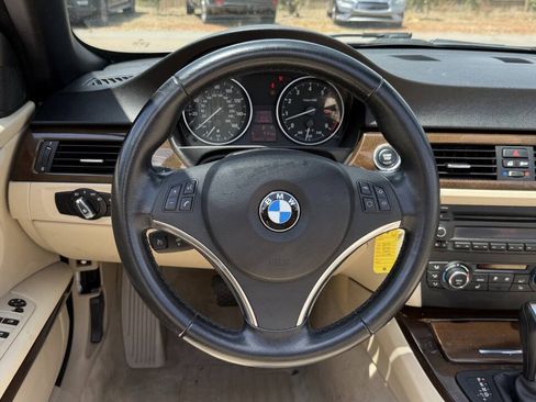 Used 2013 BMW 328i Convertible RWD image 18