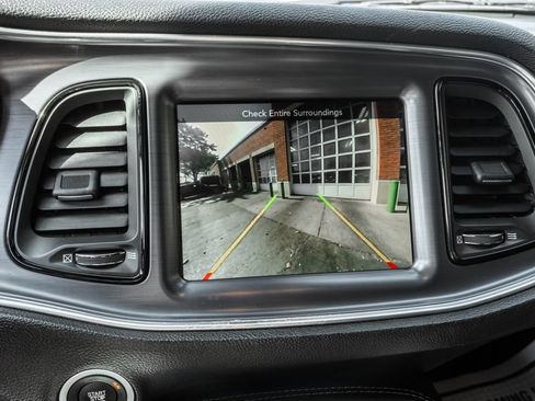 Used 2016 Dodge Challenger R/T RWD image 11