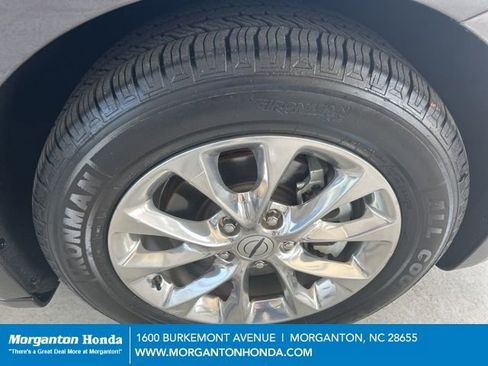 Used 2021 Chrysler Pacifica Touring-L w/ Uconnect Theater Family Group FWD image 12