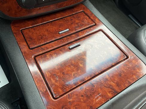 Used 2013 Chevrolet Tahoe LTZ image 28