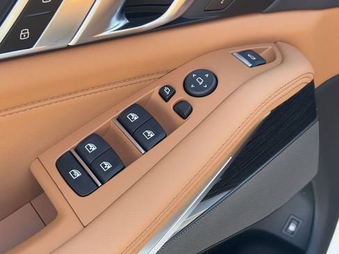 Used 2026 BMW X5 xDrive50e w/ M Sport Package image 15