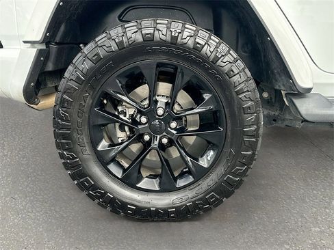 Used 2021 Jeep Wrangler Unlimited Sahara image 31