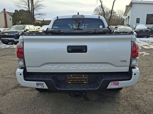 Used 2022 Toyota Tacoma TRD Sport image 6