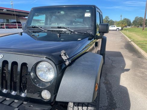 Used 2018 Jeep Wrangler Unlimited Sport S image 10
